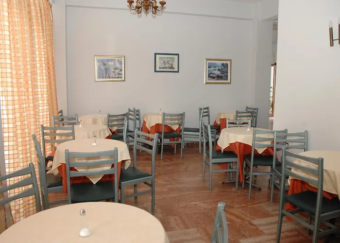 Hotel Koronis 2*