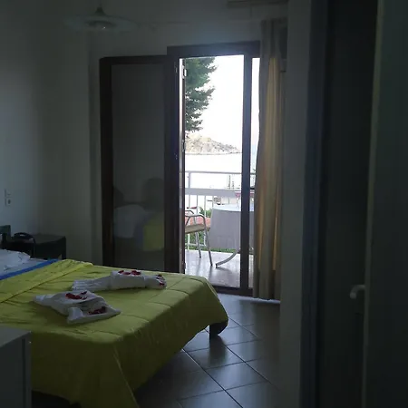 Koronis Hotel 2*